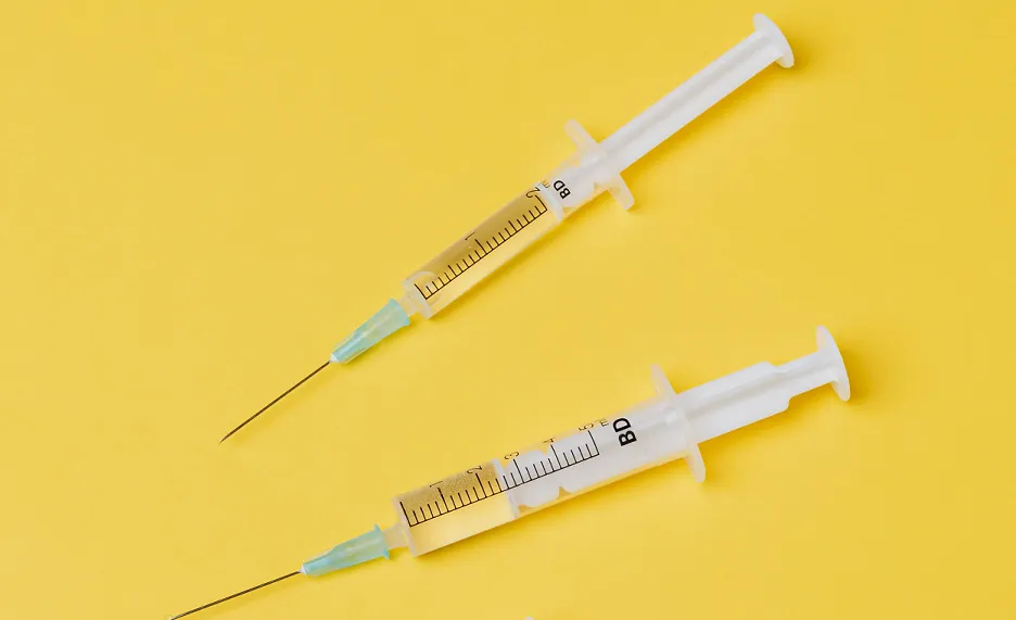 Photo of syringe and needle to illustrate a testosterone injection (for a testosterone base)